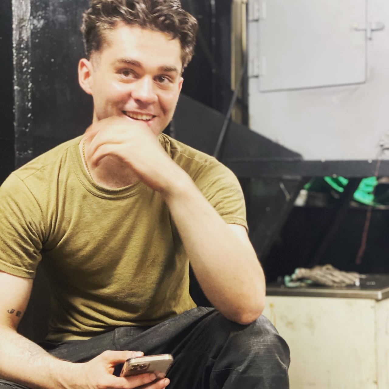 <i class="material-icons" data-template="memories-icon">chat_bubble</i><br/>Simon Earl, Navy, <br/>Born 6/30/1999<br/>Passed on 12/22/2022<br/>Posted by: Sarah Koch<br/><div class='remember-wall-long-description'>We love you and miss you, dear Simon.</div><a class='btn btn-primary btn-sm mt-2 remember-wall-toggle-long-description' onclick='initRememberWallToggleLongDescriptionBtn(this)'>Learn more</a>