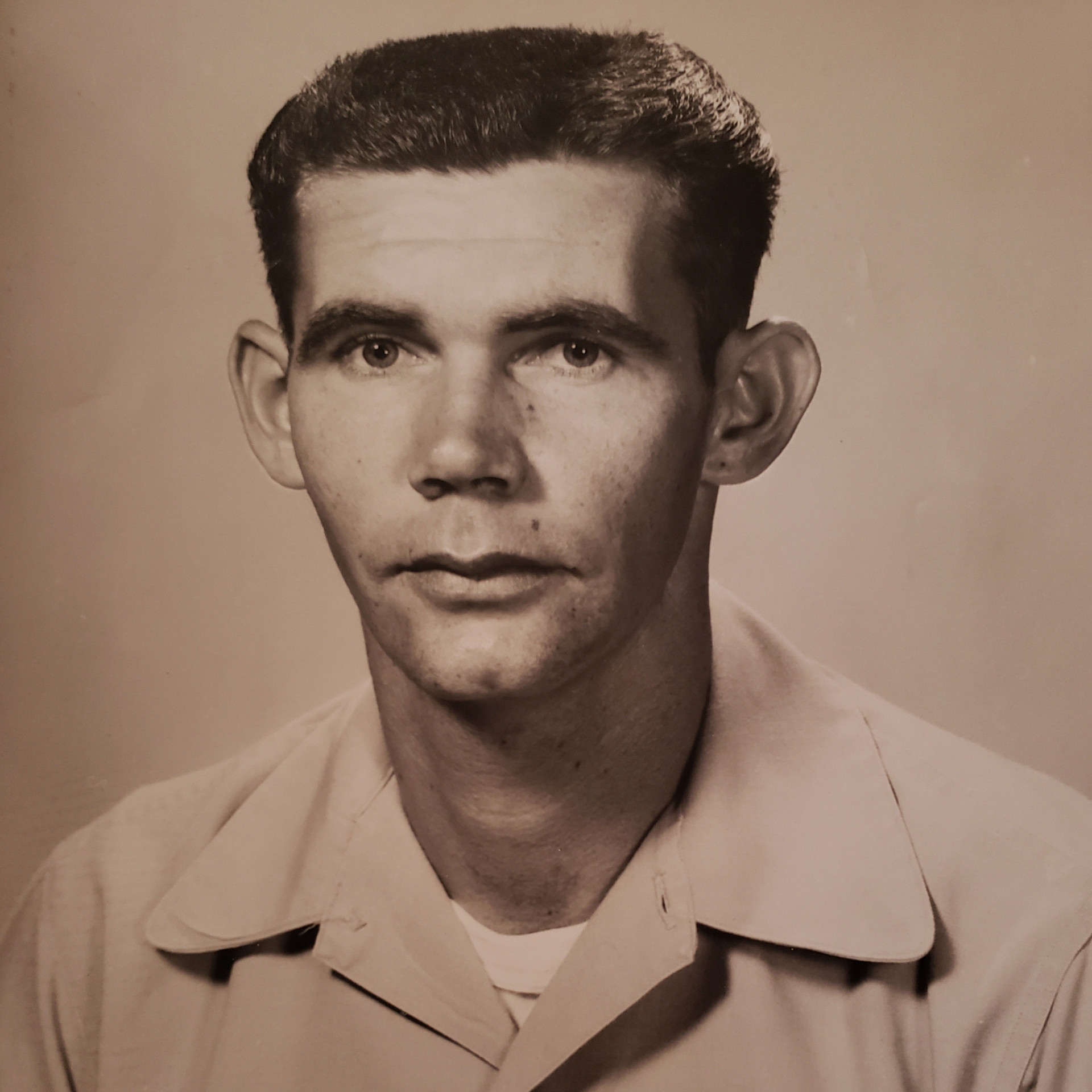 <i class="material-icons" data-template="memories-icon">chat_bubble</i><br/>Lorain Donald Anderson, Air Force, SMSGT<br/>Posted by: Kim Anderson<br/><div class='remember-wall-long-description'>In memory of my father, who was my greatest supporter, my role model, my hero. He loved serving his country as much as he loved his family. I love you, I miss you, and I think of you everyday. Merry Christmas, Dad.</div><a class='btn btn-primary btn-sm mt-2 remember-wall-toggle-long-description' onclick='initRememberWallToggleLongDescriptionBtn(this)'>Learn more</a>