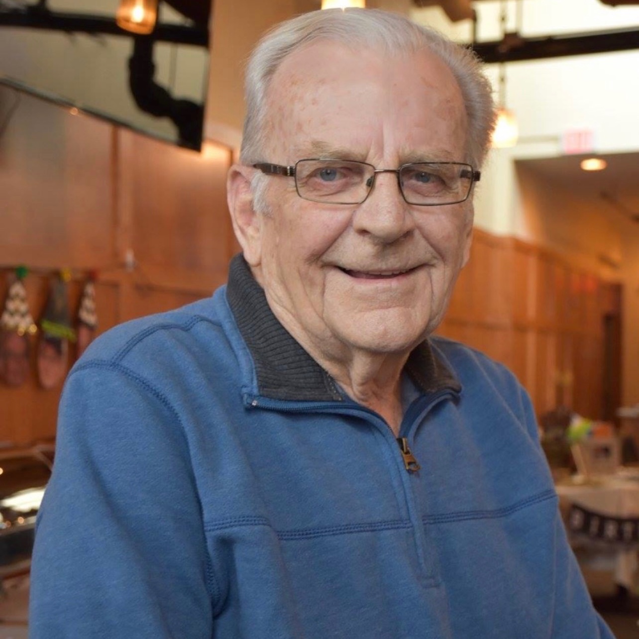 <i class="material-icons" data-template="memories-icon">chat_bubble</i><br/>Francis “Frank” Reilly, Army, <br/>Born 2/6/1937<br/>Passed on 8/20/2021<br/>Posted by: Kim Reilly Murphy<br/><div class='remember-wall-long-description'>We love and miss you so much Dad! Thank you for your service and dedication to our country. You will never be forgotten.</div><a class='btn btn-primary btn-sm mt-2 remember-wall-toggle-long-description' onclick='initRememberWallToggleLongDescriptionBtn(this)'>Learn more</a>