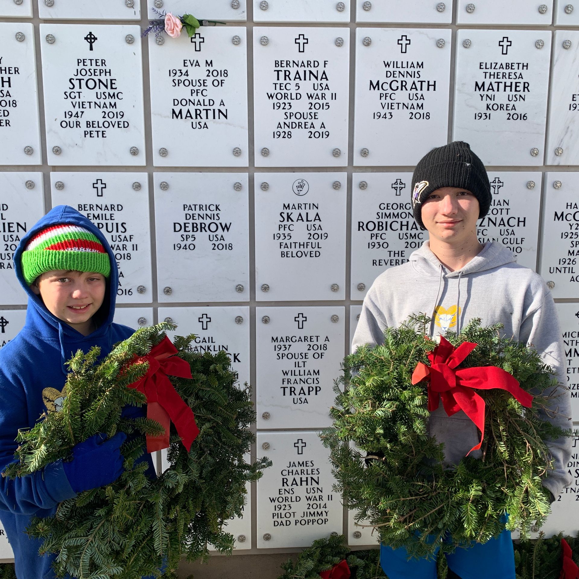 <i class="material-icons" data-template="memories-icon">chat_bubble</i><br/>William Trapp, Army, <br/>Posted by: Ken keane<br/><div class='remember-wall-long-description'>In memory of William (Bill) Trapp and Margaret (Peggy) Trapp.</div><a class='btn btn-primary btn-sm mt-2 remember-wall-toggle-long-description' onclick='initRememberWallToggleLongDescriptionBtn(this)'>Learn more</a>