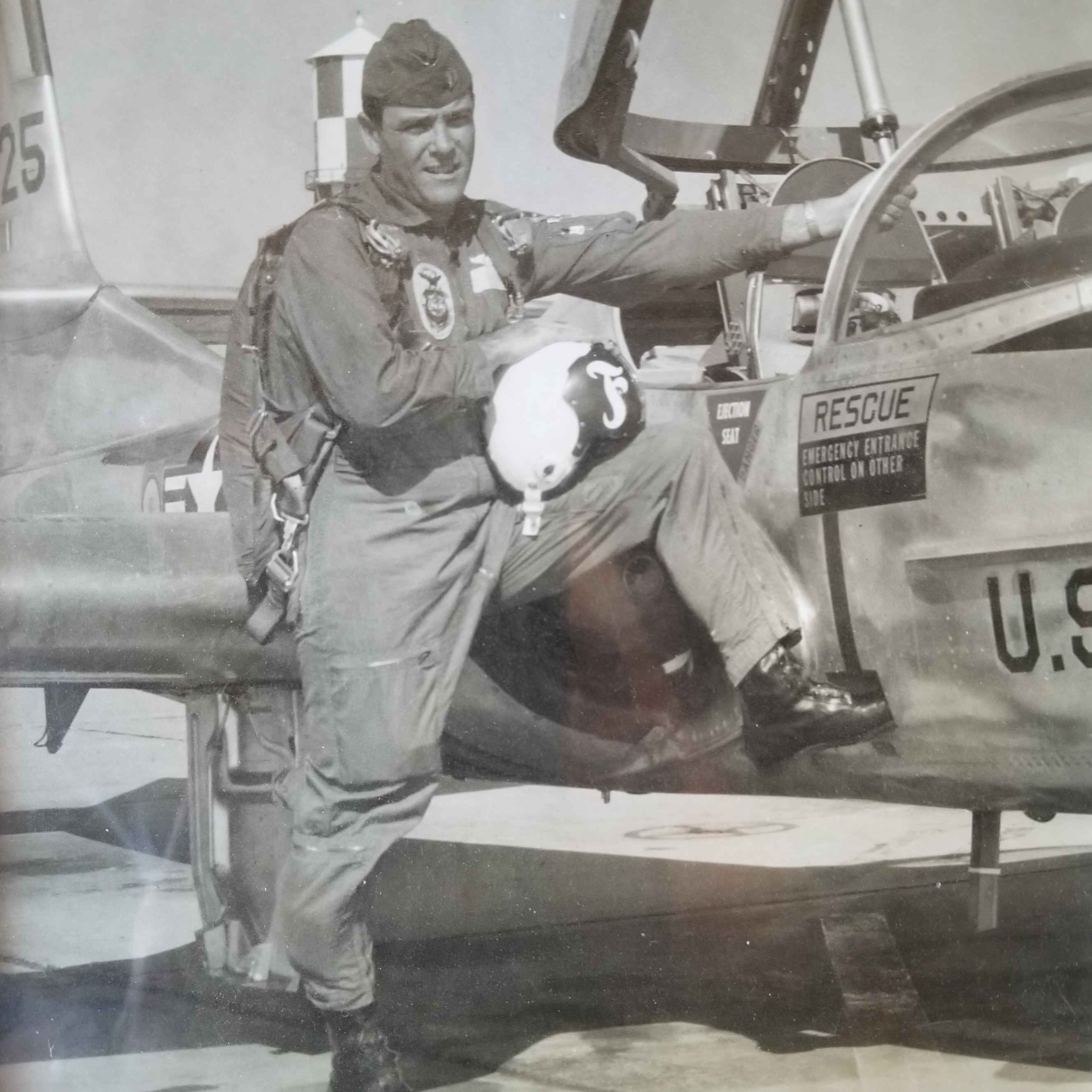 <i class="material-icons" data-template="memories-icon">chat_bubble</i><br/>John E. Appel, Air Force, Major<br/>Born 1/4/1934<br/>Passed on 2/22/2020<br/>Posted by: Anne Marie & David<br/><div class='remember-wall-long-description'>Another Christmas without you. Grateful you are under the flightpath of so much air traffic, with a view of the Air Force Memorial and the Washington Monument on either side of the sunny hill where you will spend eternity. Thank you for everything, Dad. Love you so much!</div><a class='btn btn-primary btn-sm mt-2 remember-wall-toggle-long-description' onclick='initRememberWallToggleLongDescriptionBtn(this)'>Learn more</a>