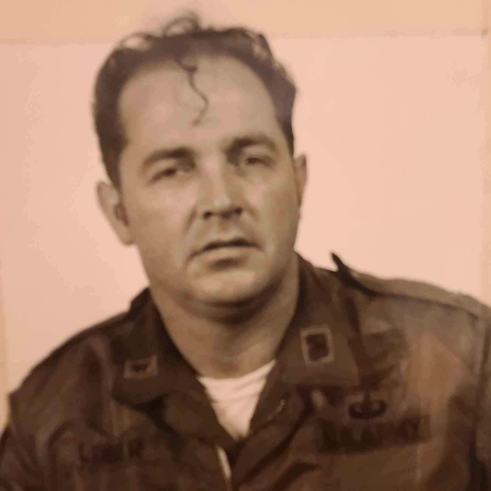 <i class="material-icons" data-template="memories-icon">chat_bubble</i><br/>CW3 BILLY RAY LINKER, Army, CW3<br/>Posted by: The family of Billy Ray Linker<br/><div class='remember-wall-long-description'>Loved and Missed always.</div><a class='btn btn-primary btn-sm mt-2 remember-wall-toggle-long-description' onclick='initRememberWallToggleLongDescriptionBtn(this)'>Learn more</a>