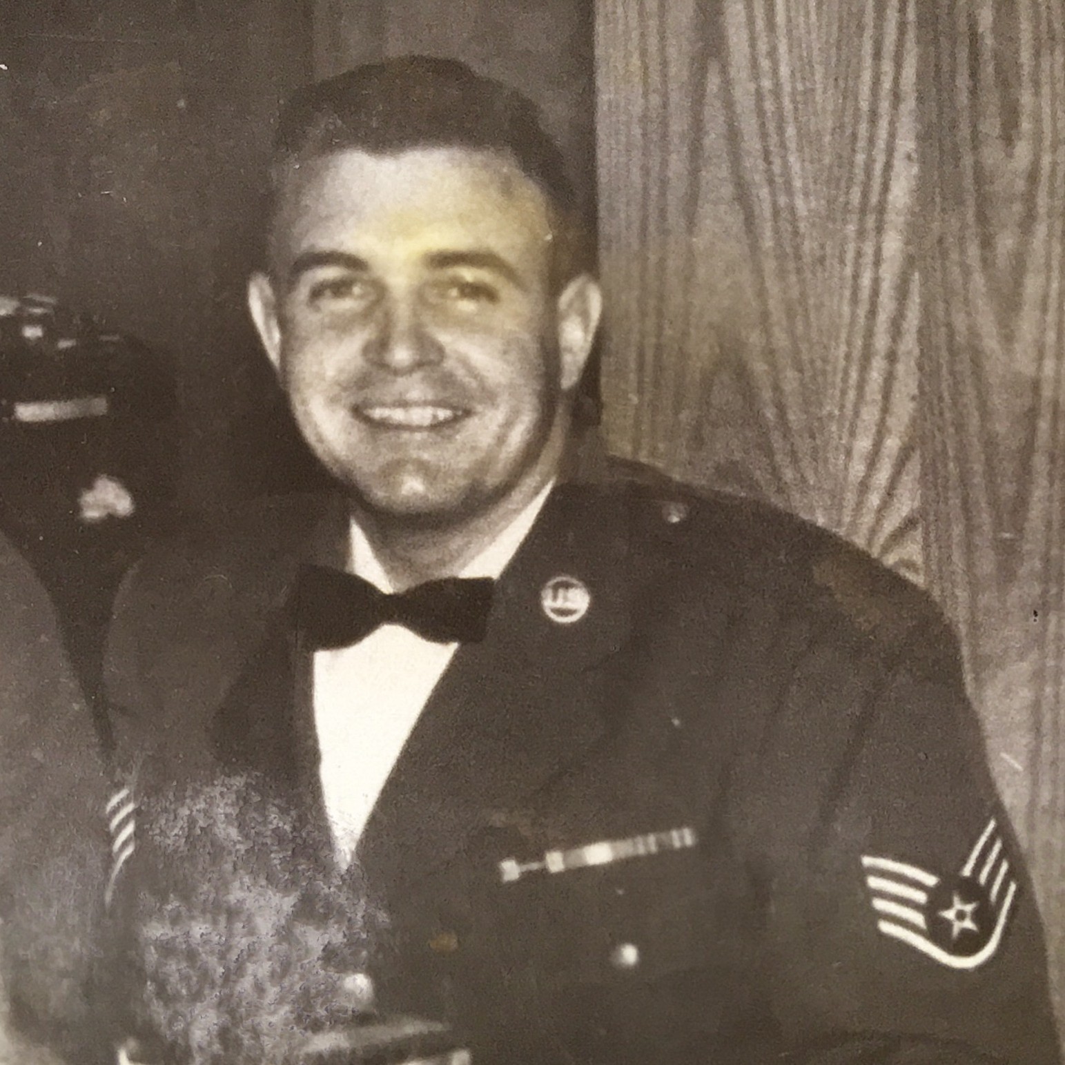 <i class="material-icons" data-template="memories-icon">chat_bubble</i><br/>William Flake, Air Force, TSGT<br/>Born 11/21/1932<br/>Passed on 1/30/2019<br/>Posted by: Jason<br/><div class='remember-wall-long-description'>Dad, there is not a day that goes by that I don't think about you--I miss you so much!Love Jason</div><a class='btn btn-primary btn-sm mt-2 remember-wall-toggle-long-description' onclick='initRememberWallToggleLongDescriptionBtn(this)'>Learn more</a>
