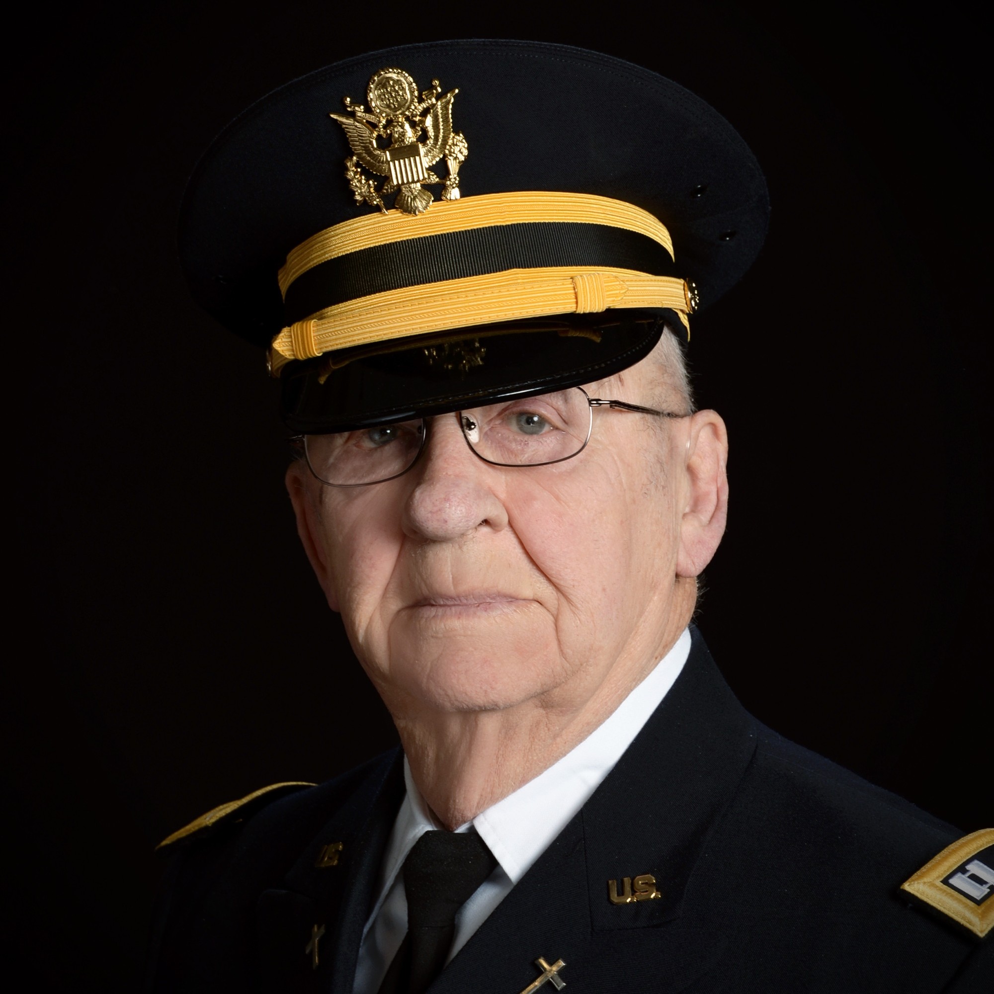 <i class="material-icons" data-template="memories-icon">chat_bubble</i><br/>Lynn Richard Davis, Captain<br/>Born 9/18/1931<br/>Passed on 5/26/2021<br/>Posted by: Ellen Rowbotham Davis<br/><div class='remember-wall-long-description'>Captain Davis served as a yeoman seaman during the Korean War and volunteered as an Army chaplain during the Vietnam War serving b two tours in Vietnam.</div><a class='btn btn-primary btn-sm mt-2 remember-wall-toggle-long-description' onclick='initRememberWallToggleLongDescriptionBtn(this)'>Learn more</a>