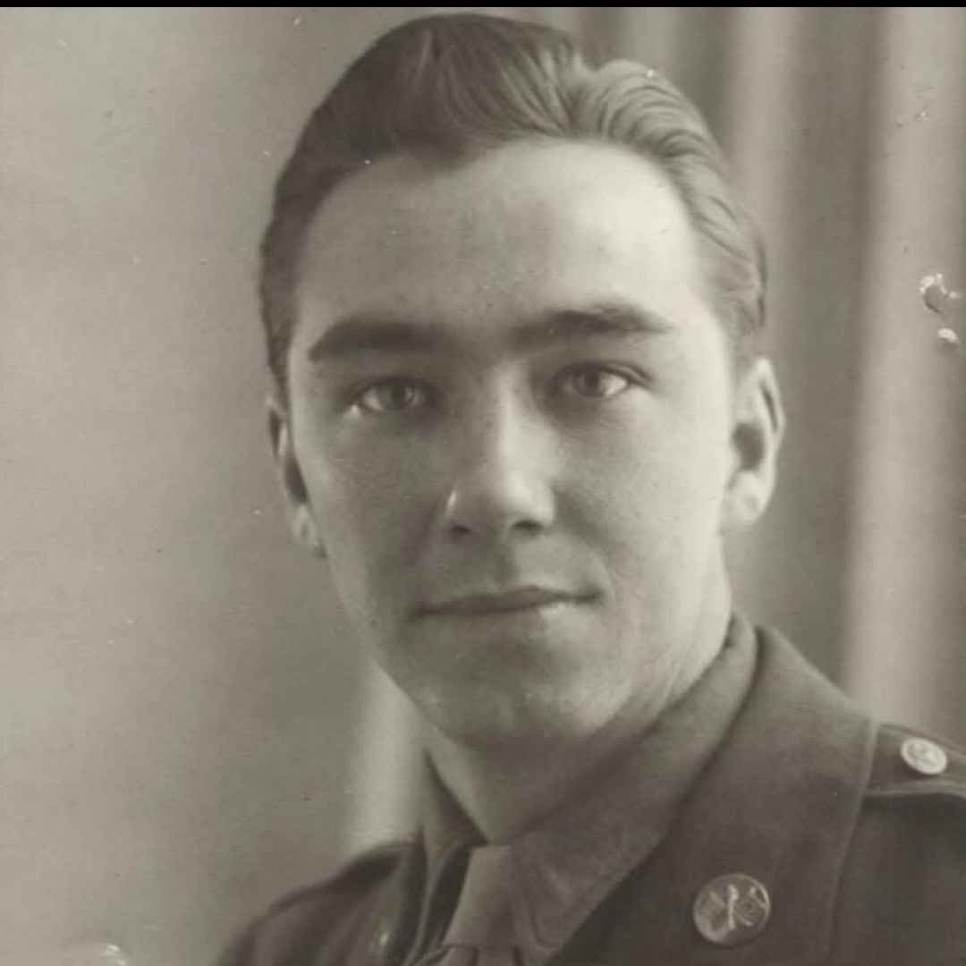 <i class="material-icons" data-template="memories-icon">chat_bubble</i><br/>Edward B. White, Sr., Army, CPL<br/>Posted by: Aunt Nancy & Patti<br/><div class='remember-wall-long-description'>Honoring your service and your memory this holiday season.</div><a class='btn btn-primary btn-sm mt-2 remember-wall-toggle-long-description' onclick='initRememberWallToggleLongDescriptionBtn(this)'>Learn more</a>