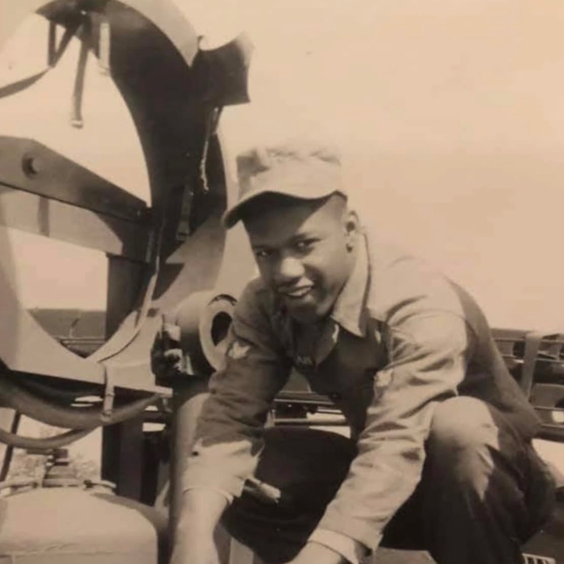 <i class="material-icons" data-template="memories-icon">chat_bubble</i><br/>Matthew Twyman, Army, <br/>Posted by: Lynne Roots<br/><div class='remember-wall-long-description'>Thank you for your service, Dad! We Love and miss You.</div><a class='btn btn-primary btn-sm mt-2 remember-wall-toggle-long-description' onclick='initRememberWallToggleLongDescriptionBtn(this)'>Learn more</a>