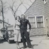 <i class="material-icons" data-template="memories-icon">chat_bubble</i><br/>Franklin Harens, Navy, END2<br/>Born 11/10/1932<br/>Passed on 6/26/2020<br/>Posted by: Cris<br/><div class='remember-wall-long-description'>In loving memory of both my Mom and Dad. Miss you both so very much! Love you!</div><a class='btn btn-primary btn-sm mt-2 remember-wall-toggle-long-description' onclick='initRememberWallToggleLongDescriptionBtn(this)'>Learn more</a>