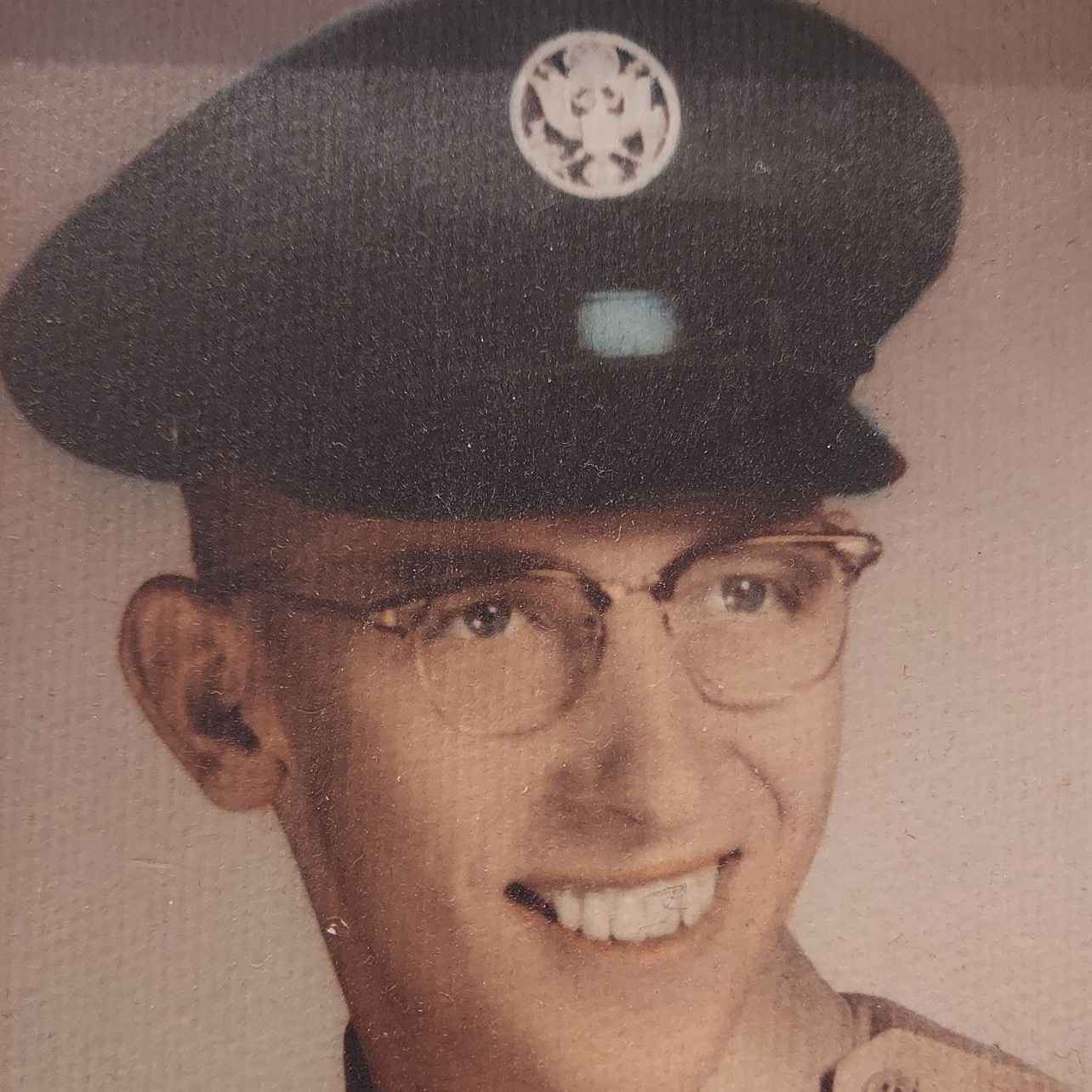 <i class="material-icons" data-template="memories-icon">chat_bubble</i><br/>Bobby Claude Strickland<br/><div class='remember-wall-long-description'>Bobby Claude Strickland - Airman First Class - United States Air Force 
 - Korea - March 31, 1934 - February 24, 2013 - Zeta Cemetery, Tennille, GA</div><a class='btn btn-primary btn-sm mt-2 remember-wall-toggle-long-description' onclick='initRememberWallToggleLongDescriptionBtn(this)'>Learn more</a>