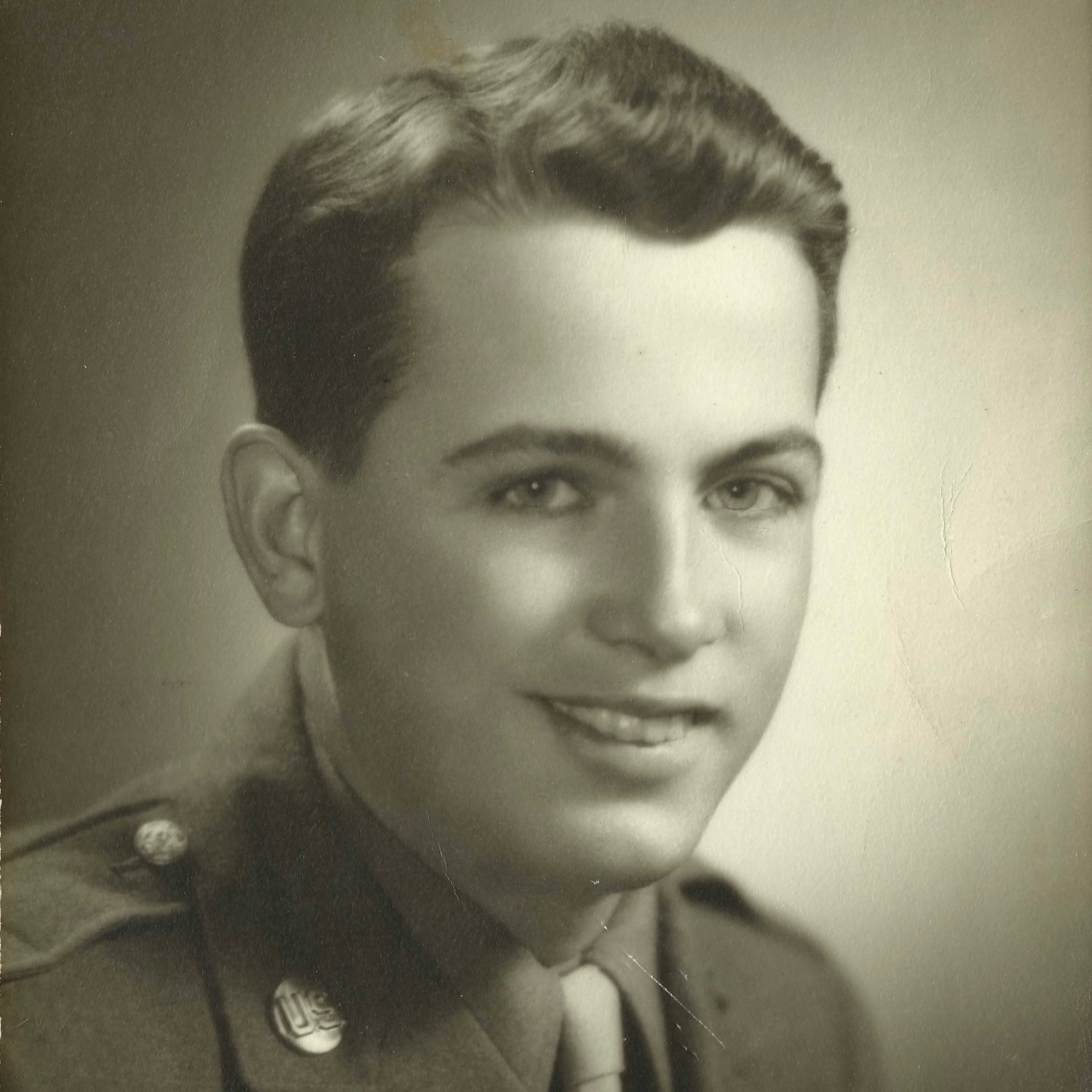 <i class="material-icons" data-template="memories-icon">chat_bubble</i><br/>GEORGE ALLEN BROWN, Army, PFC<br/>Born 5/27/1926<br/>Passed on 5/9/1995<br/>Posted by: Your Family<br/><div class='remember-wall-long-description'>Thank you for your service, Dad. We miss you.</div><a class='btn btn-primary btn-sm mt-2 remember-wall-toggle-long-description' onclick='initRememberWallToggleLongDescriptionBtn(this)'>Learn more</a>
