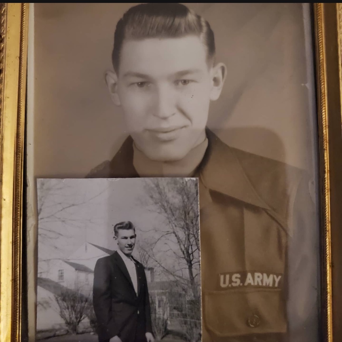 <i class="material-icons" data-template="memories-icon">chat_bubble</i><br/>Arthur William Vasoll Jr, Army, SP4<br/>Posted by: Donna & Bob<br/><div class='remember-wall-long-description'>Dad We honor you on this day . We miss you and love you so much. Merry Heavenly Christmas</div><a class='btn btn-primary btn-sm mt-2 remember-wall-toggle-long-description' onclick='initRememberWallToggleLongDescriptionBtn(this)'>Learn more</a>