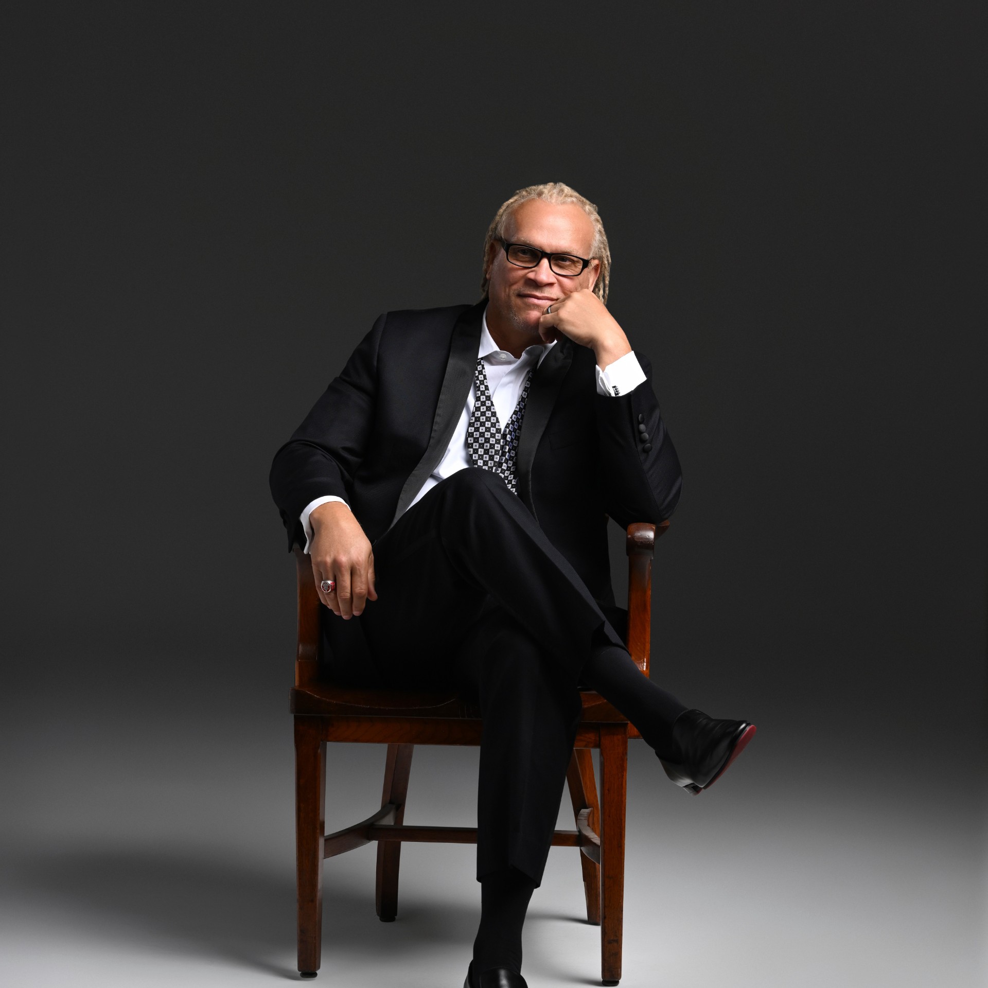 <i class="material-icons" data-template="memories-icon">chat_bubble</i><br/>Ricardo L. Watts, Navy, LT<br/>Posted by: Denyse Gordon Watts<br/><div class='remember-wall-long-description'>On the 27th of October you passed away ... my heart aches for you. I know that we will see each other again my love - Denyse</div><a class='btn btn-primary btn-sm mt-2 remember-wall-toggle-long-description' onclick='initRememberWallToggleLongDescriptionBtn(this)'>Learn more</a>