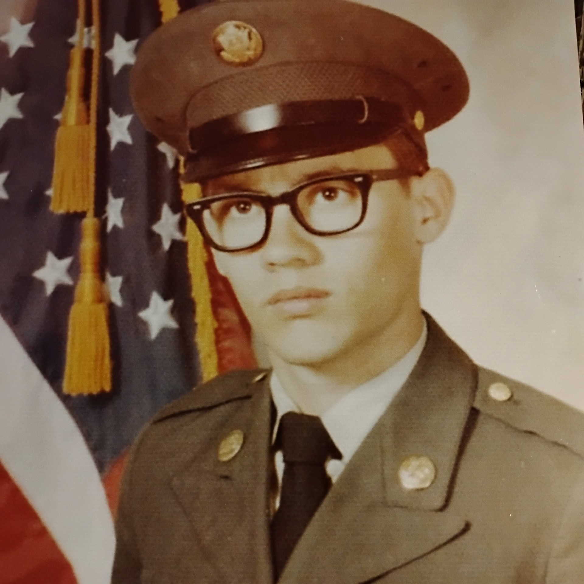 <i class="material-icons" data-template="memories-icon">chat_bubble</i><br/>Christopher Sprouse, Army, Sp 4<br/>Posted by: Kerry Mccall and sisters Wendy and kelly<br/><div class='remember-wall-long-description'>Always in our thoughts and on our minds. Our dear Brother so loved.</div><a class='btn btn-primary btn-sm mt-2 remember-wall-toggle-long-description' onclick='initRememberWallToggleLongDescriptionBtn(this)'>Learn more</a>