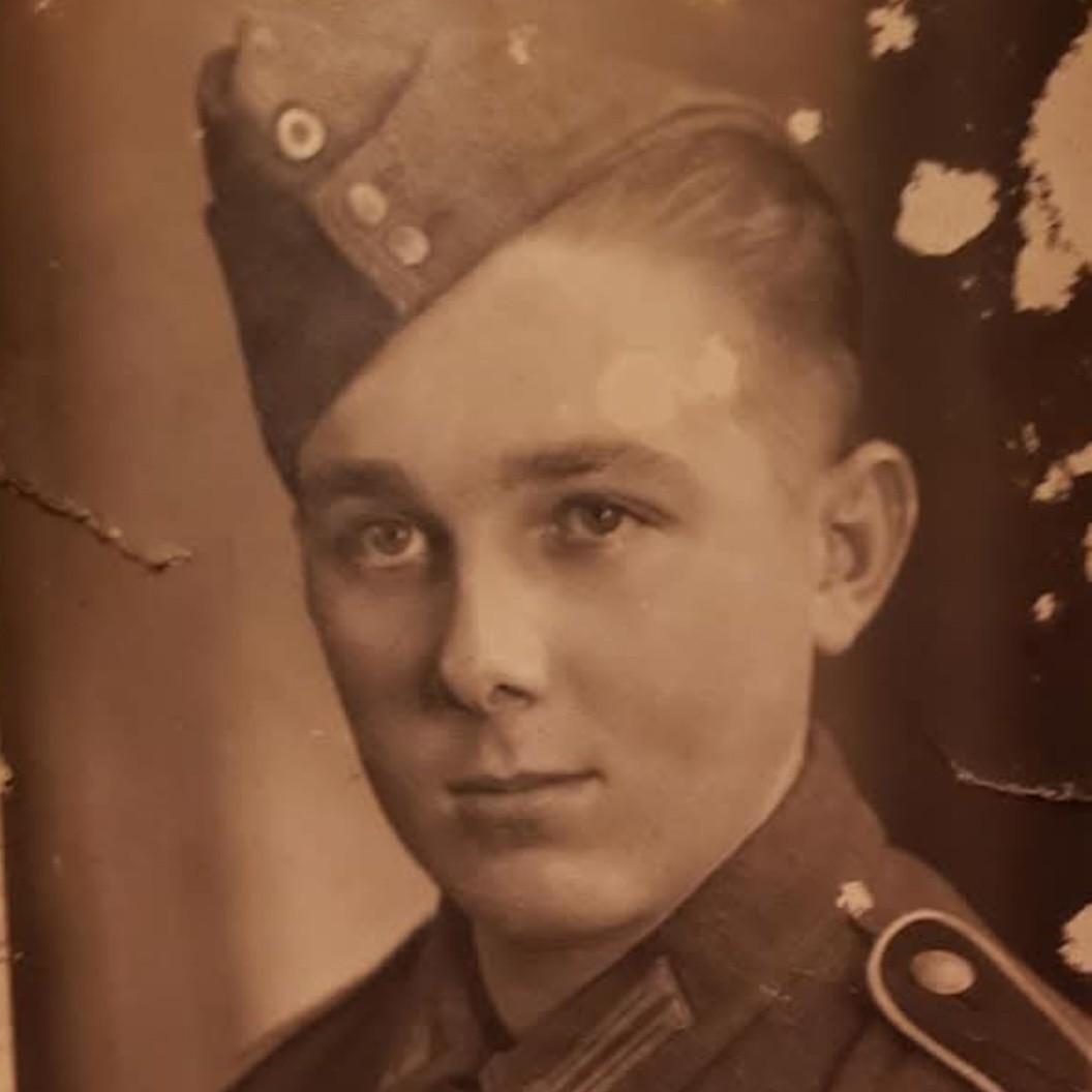 <i class="material-icons" data-template="memories-icon">chat_bubble</i><br/>Daughter, <br/>Posted by: Beate<br/><div class='remember-wall-long-description'>In loving Memory of my Dad, You been gone for a long time, but never forgotten.I miss you terrible Dad.</div><a class='btn btn-primary btn-sm mt-2 remember-wall-toggle-long-description' onclick='initRememberWallToggleLongDescriptionBtn(this)'>Learn more</a>