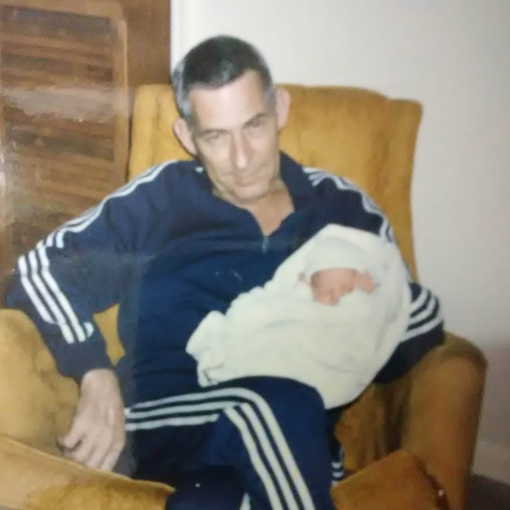 <i class="material-icons" data-template="memories-icon">chat_bubble</i><br/>Posted by: The Posey Family<br/><div class='remember-wall-long-description'>Rest Easy to the man that showed us strength, love, and American pride. Gone but never forgotten!</div><a class='btn btn-primary btn-sm mt-2 remember-wall-toggle-long-description' onclick='initRememberWallToggleLongDescriptionBtn(this)'>Learn more</a>
