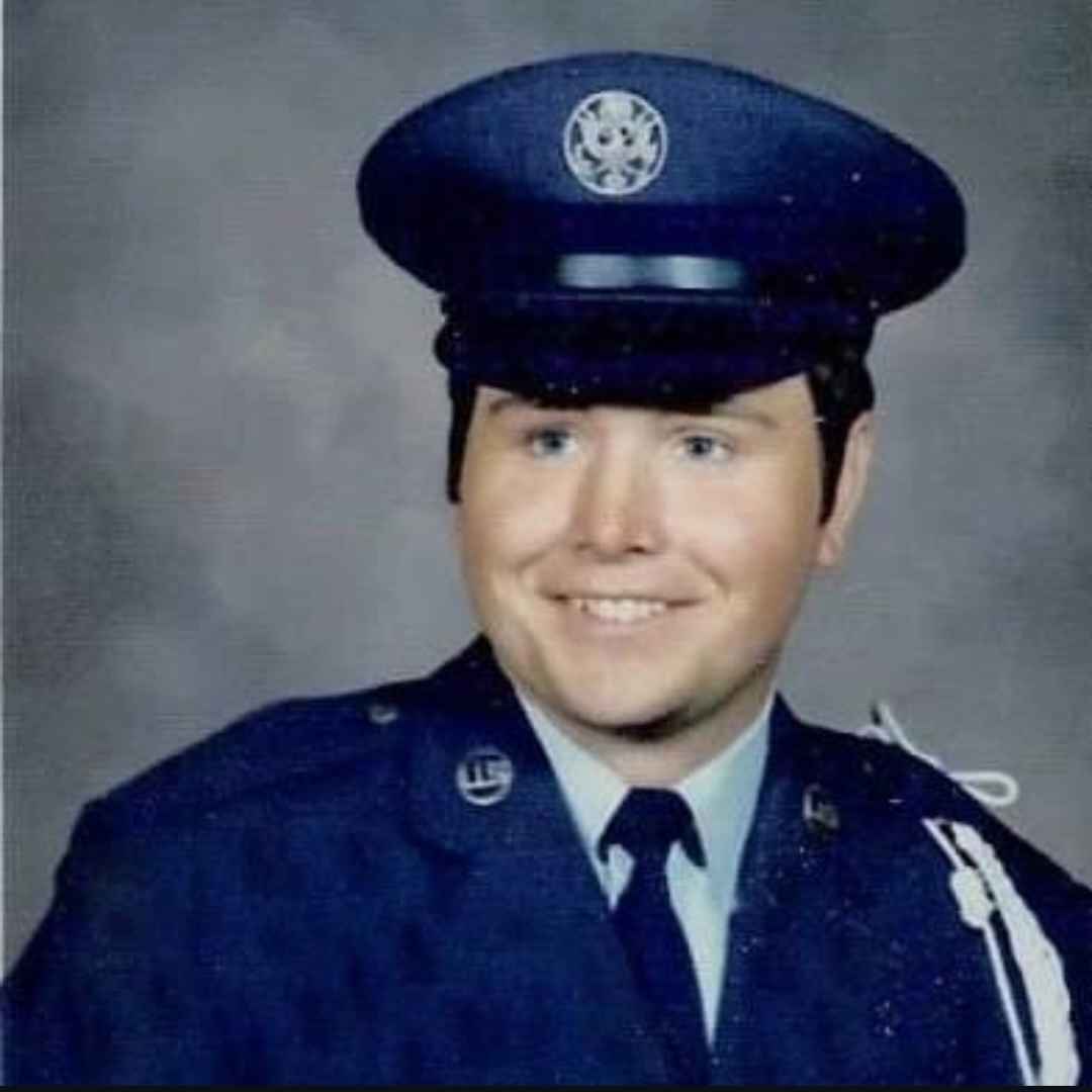 <i class="material-icons" data-template="memories-icon">chat_bubble</i><br/>Steven Tutt, Air Force, Sgt<br/>Born 12/5/1953<br/>Passed on 8/6/2022<br/>Posted by: Melissa Buttry<br/><div class='remember-wall-long-description'>In memory of our Dad, Steven H Tutt. You proudly served your country and you loved your family.</div><a class='btn btn-primary btn-sm mt-2 remember-wall-toggle-long-description' onclick='initRememberWallToggleLongDescriptionBtn(this)'>Learn more</a>