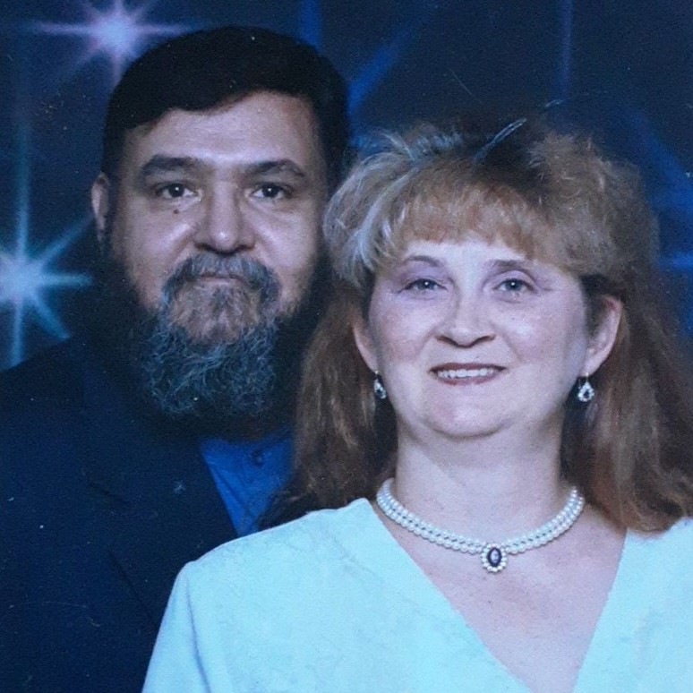 <i class="material-icons" data-template="memories-icon">chat_bubble</i><br/>Richard & Marlan Strange, Army, Sp5<br/>Posted by: Vetta<br/><div class='remember-wall-long-description'>Forever together and in our hearts.</div><a class='btn btn-primary btn-sm mt-2 remember-wall-toggle-long-description' onclick='initRememberWallToggleLongDescriptionBtn(this)'>Learn more</a>