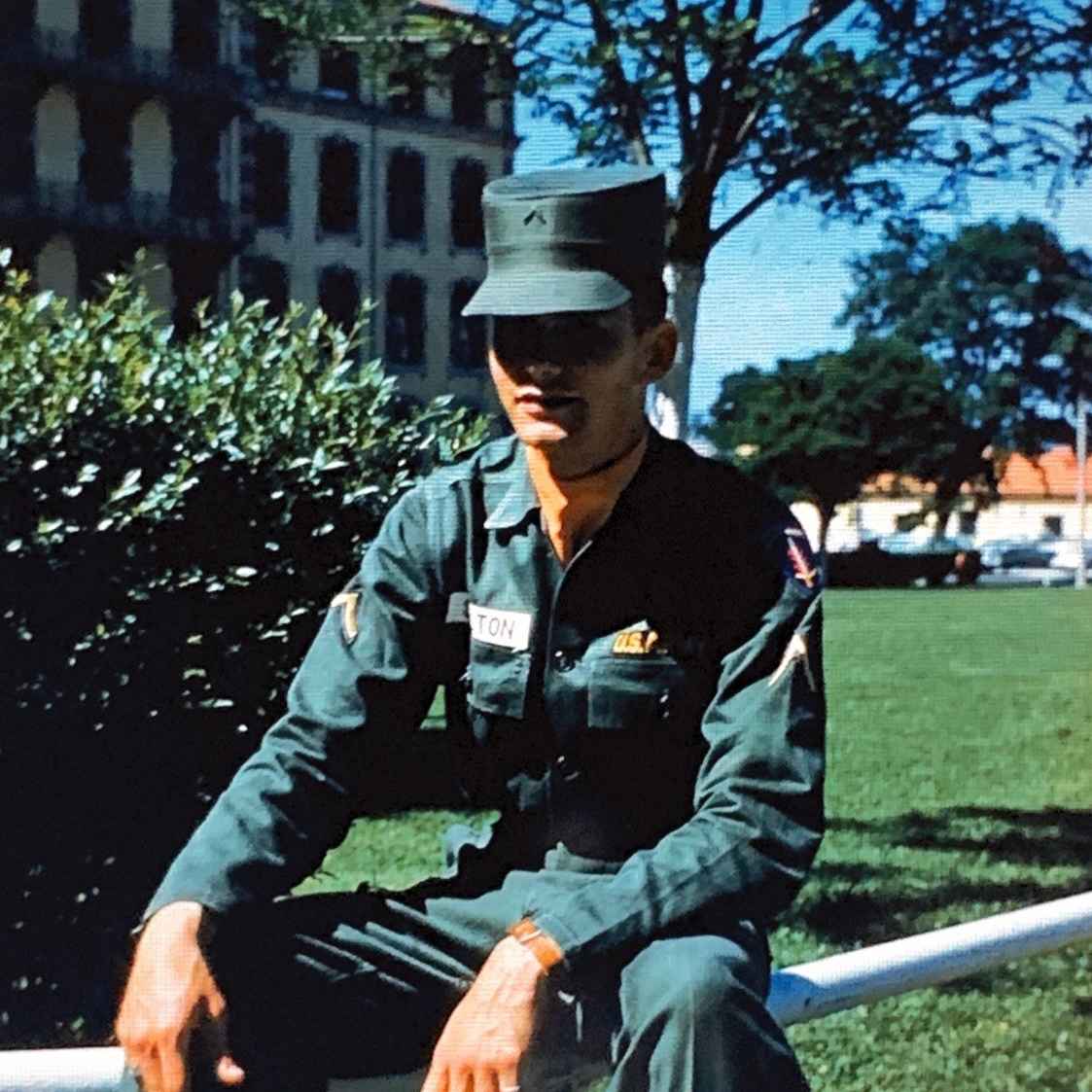 <i class="material-icons" data-template="memories-icon">chat_bubble</i><br/>Fredrick D Shelton Sr., Army, SGT<br/>Posted by: Fredrick D Shelton Jr.<br/><div class='remember-wall-long-description'>Thanks for your service Dad.</div><a class='btn btn-primary btn-sm mt-2 remember-wall-toggle-long-description' onclick='initRememberWallToggleLongDescriptionBtn(this)'>Learn more</a>
