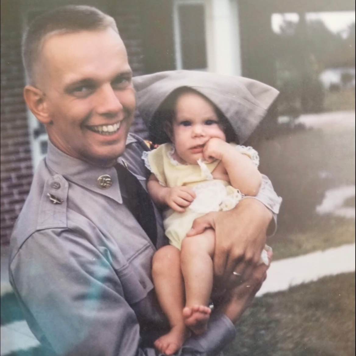<i class="material-icons" data-template="memories-icon">chat_bubble</i><br/>Warren G. Hoger, Army, Private<br/>Posted by: Deborah<br/><div class='remember-wall-long-description'>My dad…’simply the best’. Christmas love sent from me to you in heaven.</div><a class='btn btn-primary btn-sm mt-2 remember-wall-toggle-long-description' onclick='initRememberWallToggleLongDescriptionBtn(this)'>Learn more</a>