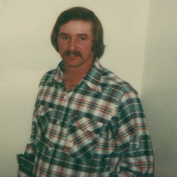 <i class="material-icons" data-template="memories-icon">chat_bubble</i><br/>Rick Keith Duffey, Army, PFC<br/>Posted by: Sandra Duffey<br/><div class='remember-wall-long-description'>Always on our minds, forever in our hearts.We Miss You!</div><a class='btn btn-primary btn-sm mt-2 remember-wall-toggle-long-description' onclick='initRememberWallToggleLongDescriptionBtn(this)'>Learn more</a>