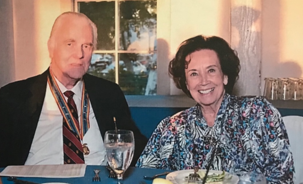 <i class="material-icons" data-template="memories-icon">chat_bubble</i><br/>Name Needed, Army, <br/><div class='remember-wall-long-description'>Tom was dedicated, supportive and inspirational, we lost both he and Loretta within a few short months of each other. Both were Members of the Gen. Omar Bradley Hanson Chapter of the Military Order of the World Wars, a Veterans Service Organization and dedicated to helping others!</div><a class='btn btn-primary btn-sm mt-2 remember-wall-toggle-long-description' onclick='initRememberWallToggleLongDescriptionBtn(this)'>Learn more</a>