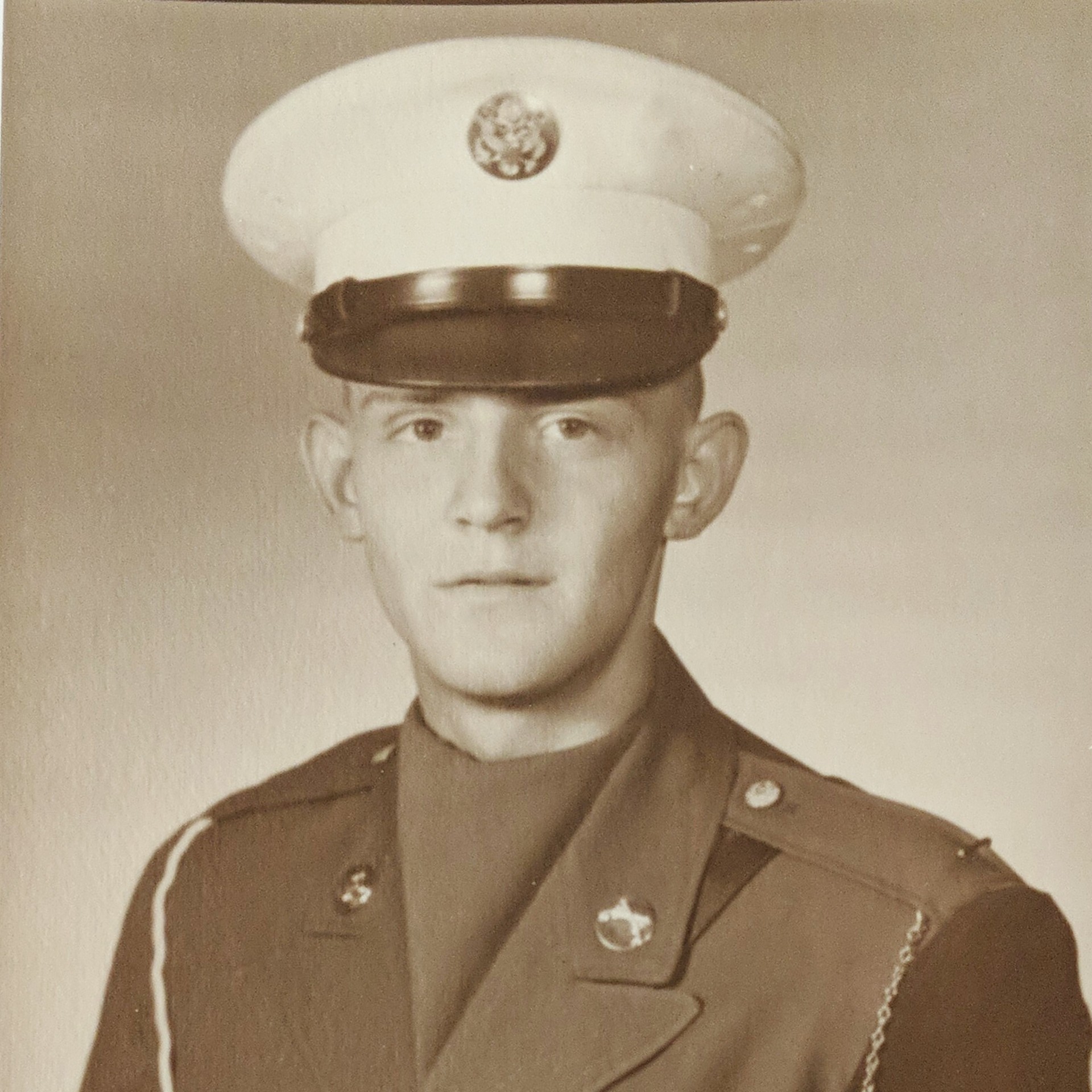 <i class="material-icons" data-template="memories-icon">chat_bubble</i><br/>Richard Craig King, Army, SGT<br/>Born 11/20/1946<br/>Passed on 10/20/2021<br/>Posted by: Charis<br/><div class='remember-wall-long-description'>Missing you more every year, Honey. Happy birthday and Merry Christmas. We love you always!</div><a class='btn btn-primary btn-sm mt-2 remember-wall-toggle-long-description' onclick='initRememberWallToggleLongDescriptionBtn(this)'>Learn more</a>