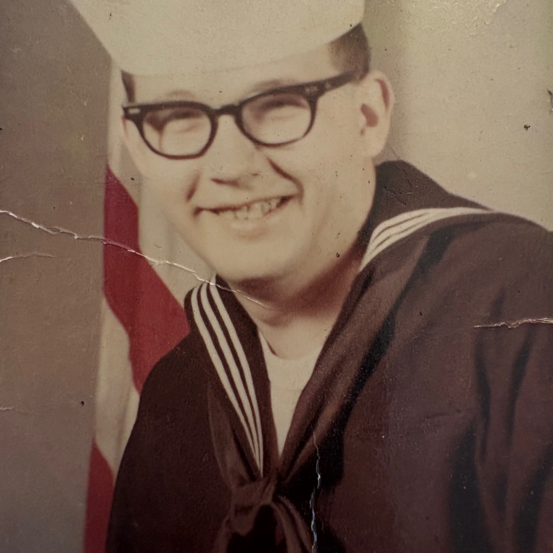 <i class="material-icons" data-template="memories-icon">chat_bubble</i><br/>Joseph Ogle, Navy, <br/>Posted by: Barbie<br/><div class='remember-wall-long-description'>In loving memory of dad, this Christmas season and always, love you and miss you every day!!</div><a class='btn btn-primary btn-sm mt-2 remember-wall-toggle-long-description' onclick='initRememberWallToggleLongDescriptionBtn(this)'>Learn more</a>