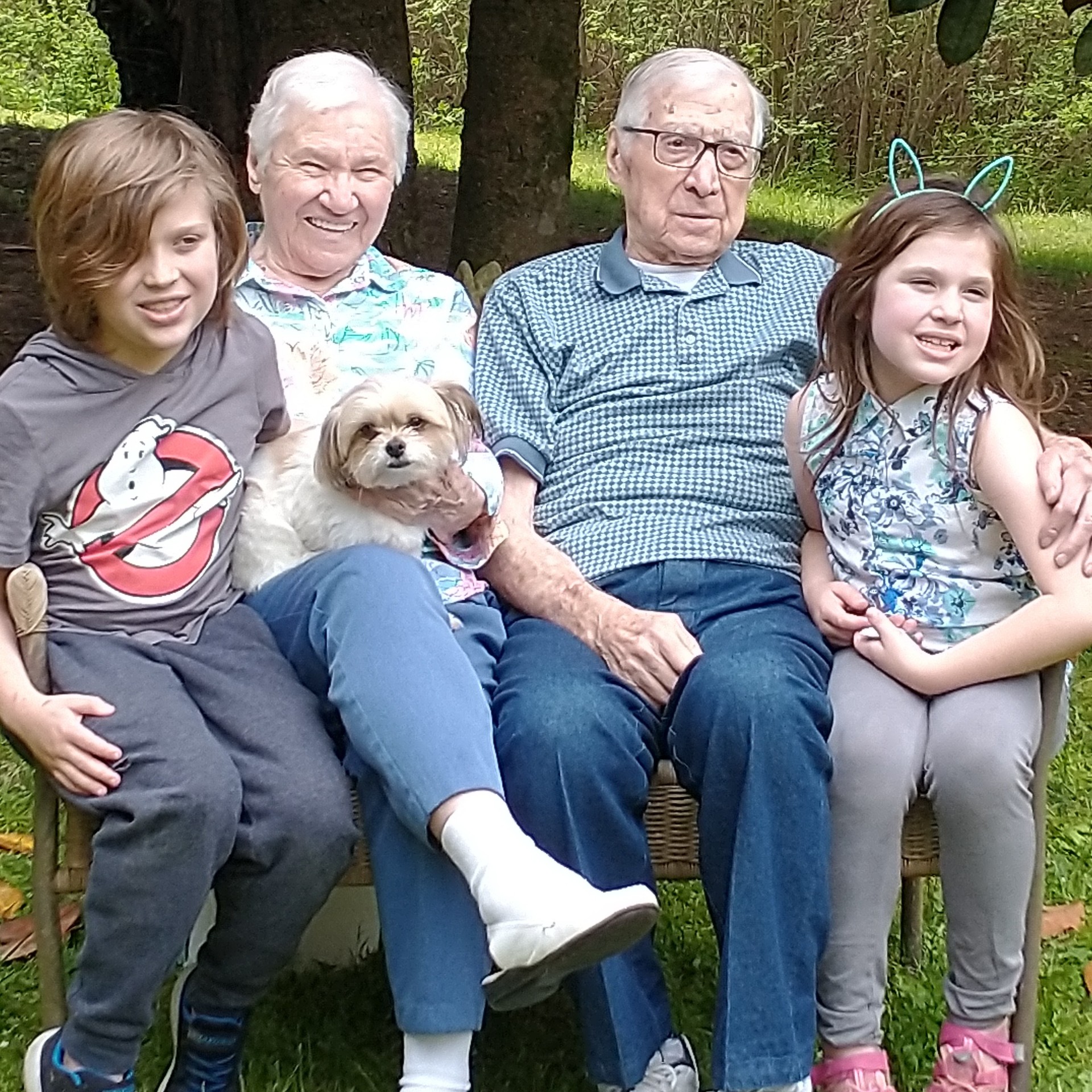 <i class="material-icons" data-template="memories-icon">chat_bubble</i><br/>Posted by: Alaina Brown<br/><div class='remember-wall-long-description'>We love you Papa and Buba. Thank you for your service.</div><a class='btn btn-primary btn-sm mt-2 remember-wall-toggle-long-description' onclick='initRememberWallToggleLongDescriptionBtn(this)'>Learn more</a>