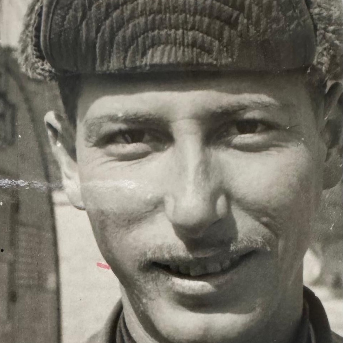 <i class="material-icons" data-template="memories-icon">chat_bubble</i><br/>Francisco Quiles Garcia, Army, <br/>Posted by: Francisco Quiles<br/><div class='remember-wall-long-description'>With gratitude for your courage, duty and devotion. You live forever in our hearts.</div><a class='btn btn-primary btn-sm mt-2 remember-wall-toggle-long-description' onclick='initRememberWallToggleLongDescriptionBtn(this)'>Learn more</a>