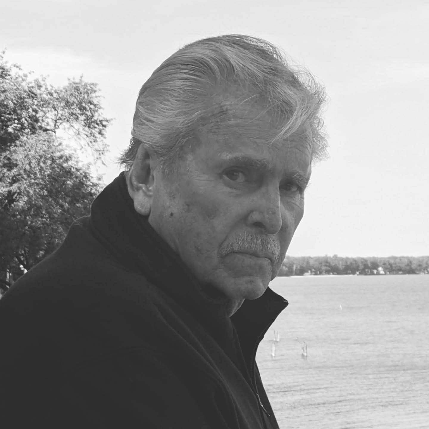 <i class="material-icons" data-template="memories-icon">chat_bubble</i><br/>David G. O'Connell, <br/>Posted by: The O'Connell Family<br/><div class='remember-wall-long-description'>Remembering our special veteran - husband, father, grandfather, great-grandfather</div><a class='btn btn-primary btn-sm mt-2 remember-wall-toggle-long-description' onclick='initRememberWallToggleLongDescriptionBtn(this)'>Learn more</a>