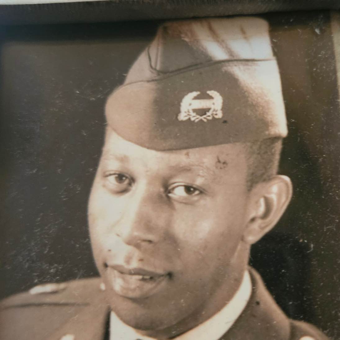 <i class="material-icons" data-template="memories-icon">chat_bubble</i><br/>Thomas Ferguson, Army, Sergeant <br/>Posted by: Shandrae Ferguson<br/><div class='remember-wall-long-description'>In loving memory of uncle Thomas. We miss you and will always cherish your memory. ??</div><a class='btn btn-primary btn-sm mt-2 remember-wall-toggle-long-description' onclick='initRememberWallToggleLongDescriptionBtn(this)'>Learn more</a>