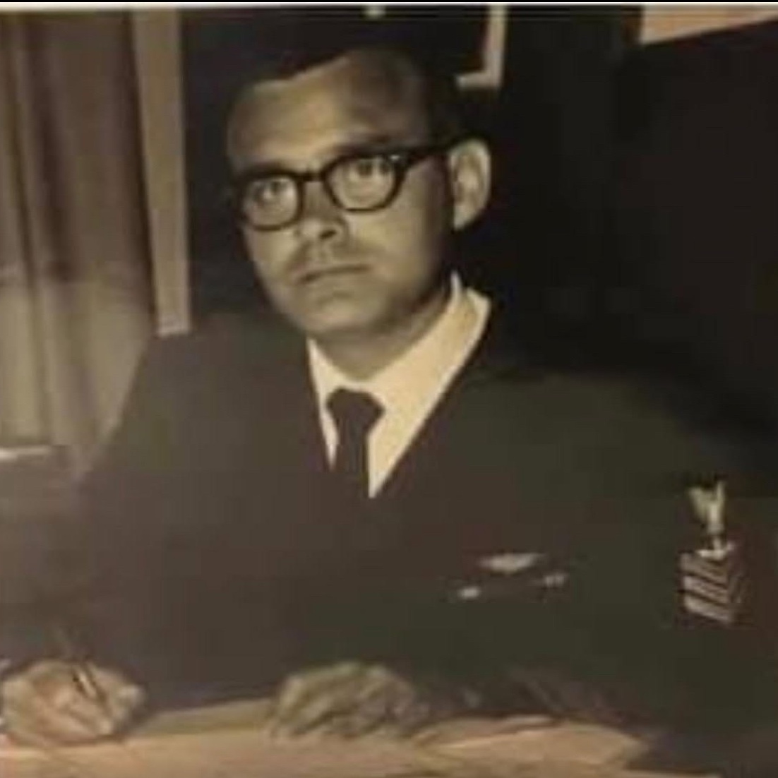 <i class="material-icons" data-template="memories-icon">chat_bubble</i><br/>James Edward Coyle, Navy, Captain <br/>Posted by: Katie and Jeff Allen<br/><div class='remember-wall-long-description'>In loving memory of our father and hero.</div><a class='btn btn-primary btn-sm mt-2 remember-wall-toggle-long-description' onclick='initRememberWallToggleLongDescriptionBtn(this)'>Learn more</a>