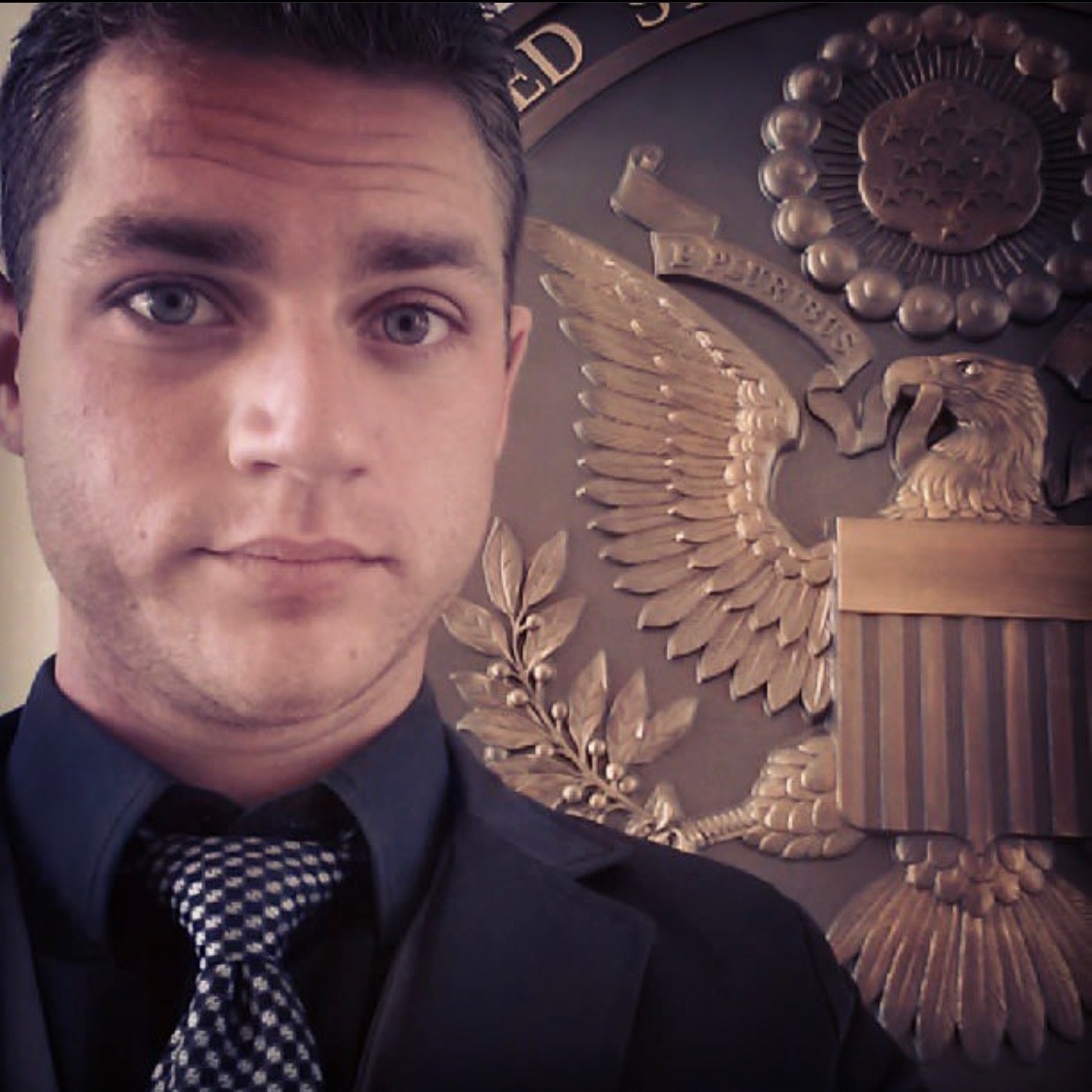 <i class="material-icons" data-template="memories-icon">chat_bubble</i><br/>Quintin Khan, HN3<br/>Born 7/14/1988<br/>Passed on 9/27/2022<br/>Posted by: Nadila Khan<br/><div class='remember-wall-long-description'>Brother, uncle, son. Quintin served proudly and is dearly missed.</div><a class='btn btn-primary btn-sm mt-2 remember-wall-toggle-long-description' onclick='initRememberWallToggleLongDescriptionBtn(this)'>Learn more</a>