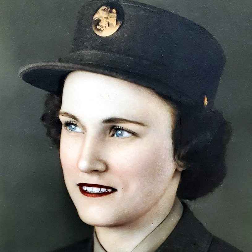 <i class="material-icons" data-template="memories-icon">chat_bubble</i><br/>Doris M Maher, Army, TEC 4<br/>Posted by: Jennifer Bennett<br/><div class='remember-wall-long-description'>We love and miss you so much, Grandma. Merry Christmas, from all of us, to you.</div><a class='btn btn-primary btn-sm mt-2 remember-wall-toggle-long-description' onclick='initRememberWallToggleLongDescriptionBtn(this)'>Learn more</a>