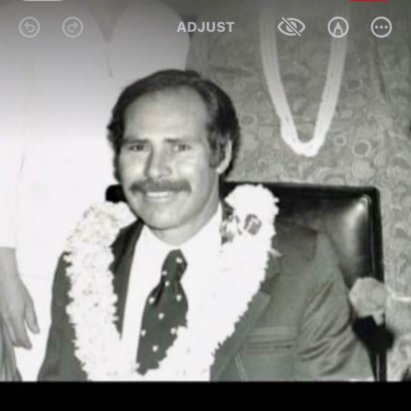 <i class="material-icons" data-template="memories-icon">stars</i><br/>Christopher’s Crozier, Navy<br/>Born 12/13/1938<br/>Posted by: Ohana<br/><div class='remember-wall-long-description'>Gone to soon.</div><a class='btn btn-primary btn-sm mt-2 remember-wall-toggle-long-description' onclick='initRememberWallToggleLongDescriptionBtn(this)'>Learn more</a>