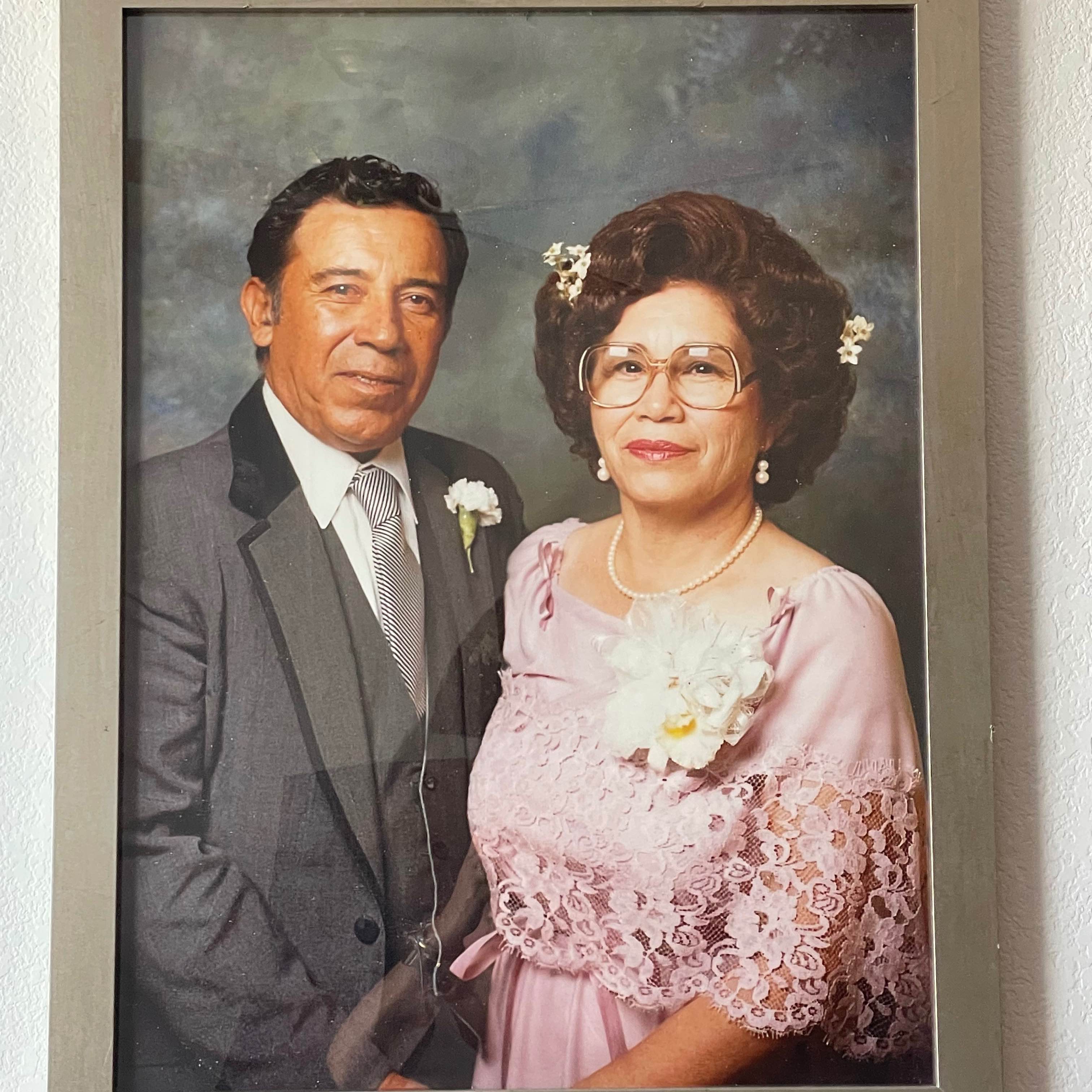 <i class="material-icons" data-template="memories-icon">chat_bubble</i><br/>Grandpa Ybarra, <br/>Posted by: Ybarra Family<br/><div class='remember-wall-long-description'>We love you always</div><a class='btn btn-primary btn-sm mt-2 remember-wall-toggle-long-description' onclick='initRememberWallToggleLongDescriptionBtn(this)'>Learn more</a>