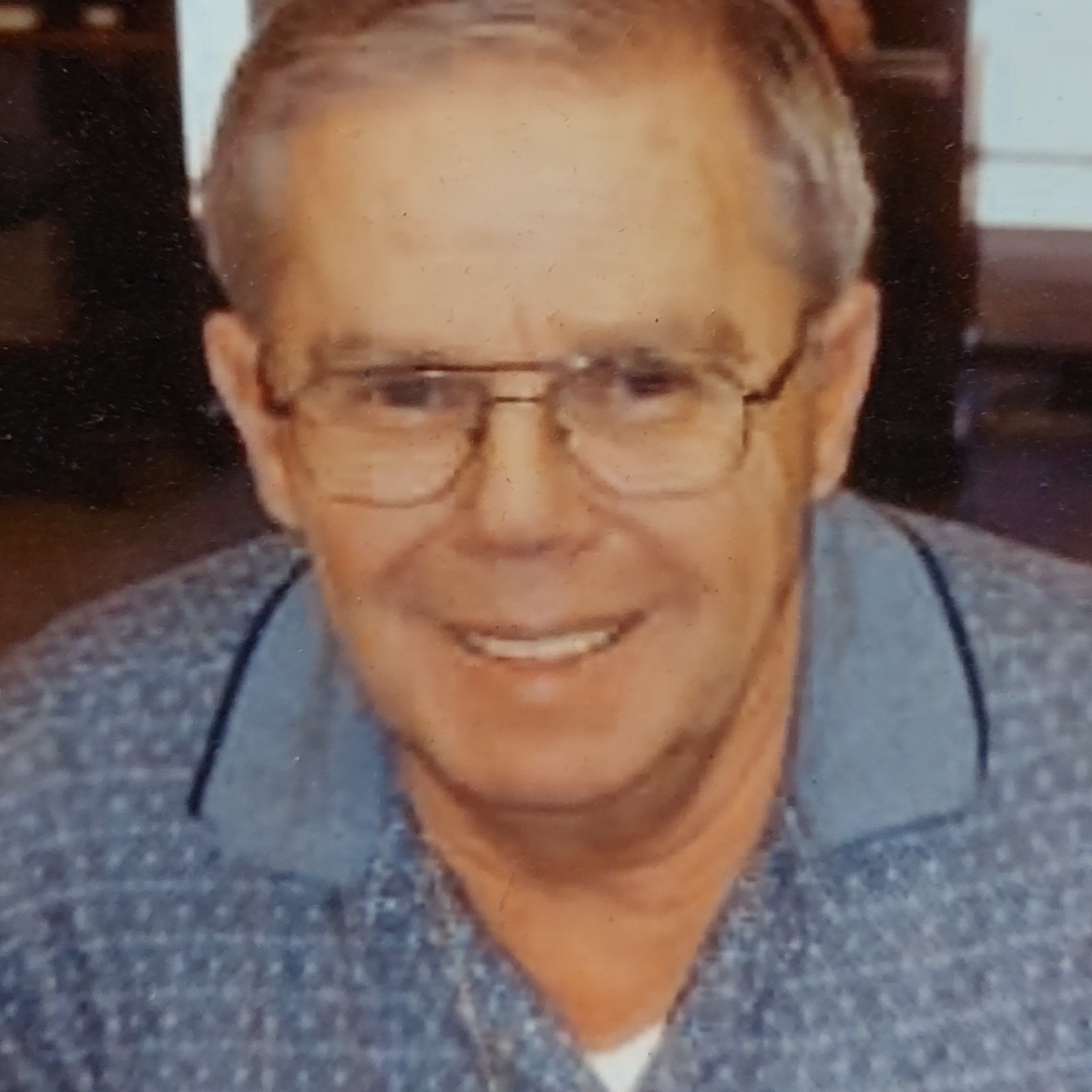 <i class="material-icons" data-template="memories-icon">chat_bubble</i><br/>Richard Lowell Maynard, Army, SP 4 <br/>Born 3/10/1938<br/>Passed on 11/27/2017<br/>Posted by: The kids<br/><div class='remember-wall-long-description'>We love you Daddy. Miss you always.</div><a class='btn btn-primary btn-sm mt-2 remember-wall-toggle-long-description' onclick='initRememberWallToggleLongDescriptionBtn(this)'>Learn more</a>