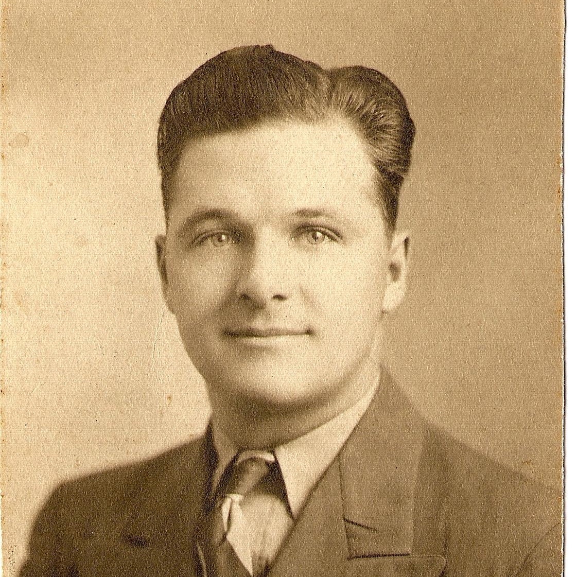 <i class="material-icons" data-template="memories-icon">chat_bubble</i><br/>Ray Parker, Army, Sgt<br/>Posted by: Linda Parker<br/><div class='remember-wall-long-description'>Sorrow is not forever, love is.</div><a class='btn btn-primary btn-sm mt-2 remember-wall-toggle-long-description' onclick='initRememberWallToggleLongDescriptionBtn(this)'>Learn more</a>