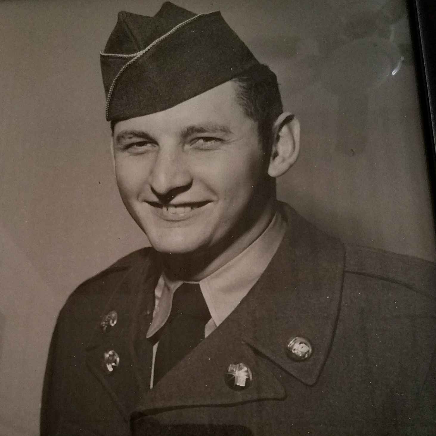 <i class="material-icons" data-template="memories-icon">chat_bubble</i><br/>Donald Derhammer, Navy, S1<br/>Born 12/9/1925<br/>Passed on 4/25/2019<br/>Posted by: Stacey and Jean Keller<br/><div class='remember-wall-long-description'>Love and miss you Don! We can still hear your laugh.</div><a class='btn btn-primary btn-sm mt-2 remember-wall-toggle-long-description' onclick='initRememberWallToggleLongDescriptionBtn(this)'>Learn more</a>