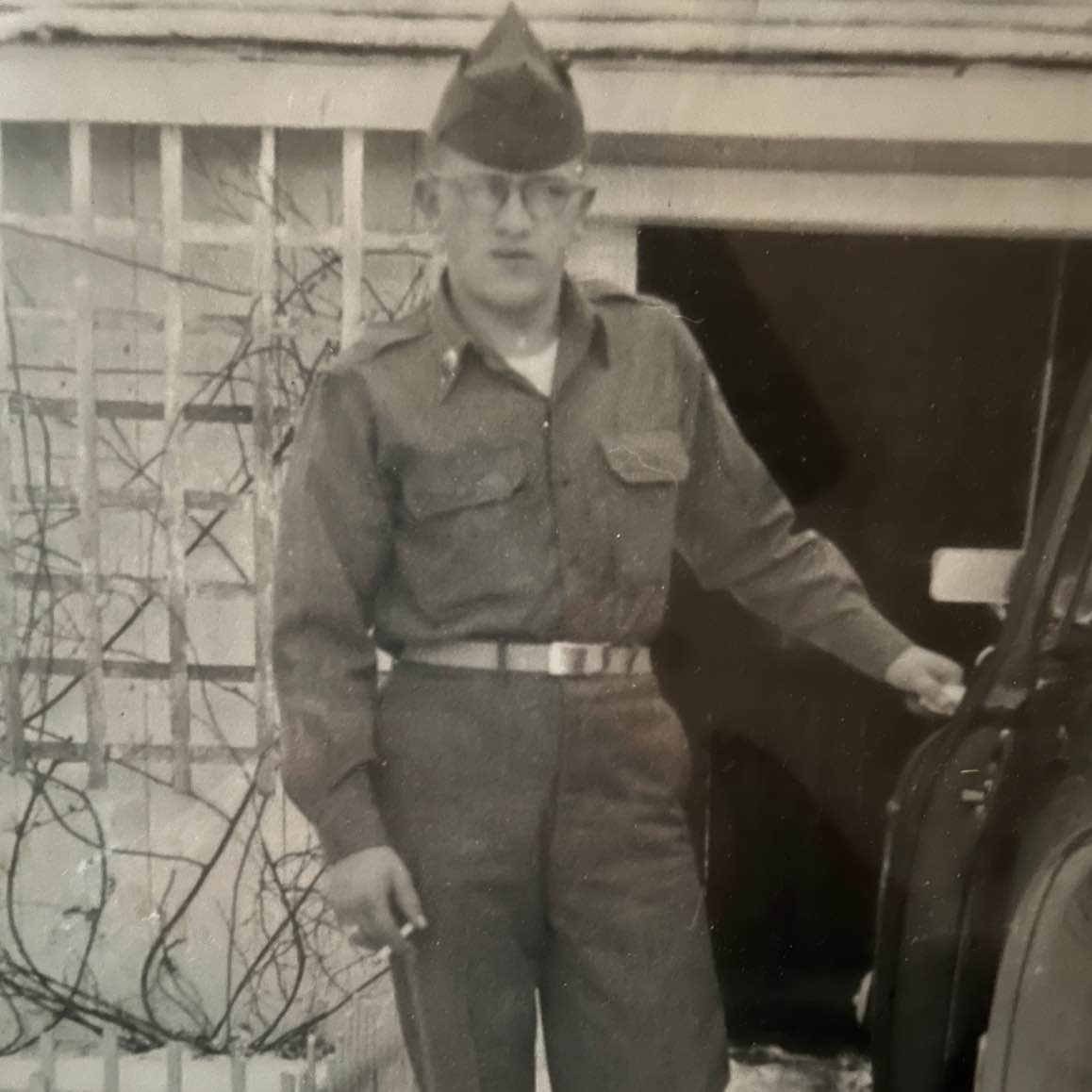 <i class="material-icons" data-template="memories-icon">chat_bubble</i><br/>Willis Miller, Army, <br/>Posted by: Cindy White<br/><div class='remember-wall-long-description'>In loving memory of our father, Willis F Miller. Love always, Debbie, Willis, James, Cynthia , Lori</div><a class='btn btn-primary btn-sm mt-2 remember-wall-toggle-long-description' onclick='initRememberWallToggleLongDescriptionBtn(this)'>Learn more</a>