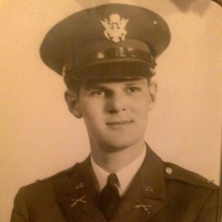 <i class="material-icons" data-template="memories-icon">chat_bubble</i><br/>Richard H. Luehmann, Army, 1st Lieutenant<br/>Posted by: Tori Jenkinson<br/><div class='remember-wall-long-description'>World War 2 Veteran - The most amazing man, my grandfather and my hero.</div><a class='btn btn-primary btn-sm mt-2 remember-wall-toggle-long-description' onclick='initRememberWallToggleLongDescriptionBtn(this)'>Learn more</a>