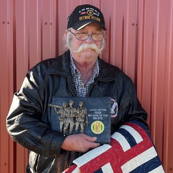 <i class="material-icons" data-template="memories-icon">chat_bubble</i><br/>Thomas E Gehringer Sr., Army, SP5<br/>Posted by: Jessica Fitzsimmons<br/><div class='remember-wall-long-description'>This wreath is placed in loving memory of my dad. His service to our country and the warmth he brought to our family and community will always be cherished. He was my hero, and I thank God for the life he lived and the legacy he left. We honor you today and always.</div><a class='btn btn-primary btn-sm mt-2 remember-wall-toggle-long-description' onclick='initRememberWallToggleLongDescriptionBtn(this)'>Learn more</a>